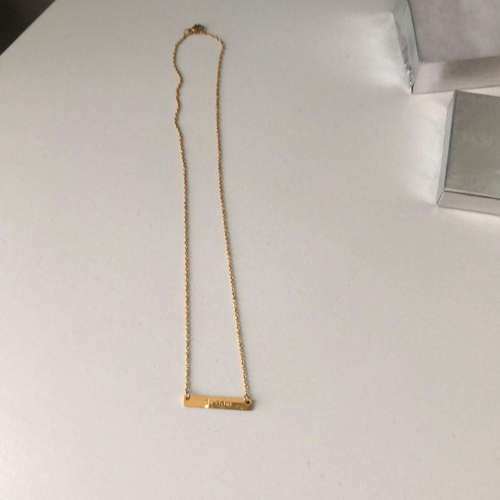 Brand new dream necklace in gold